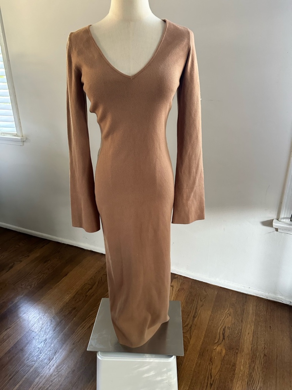 Wilfred (Aritzia) Camel Brown V-Neck Maxi Dress | Long Sleeve Minimalist Bodycon
